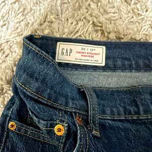 Gap Cheeky Straight High Rise 30 / 10 Reg.